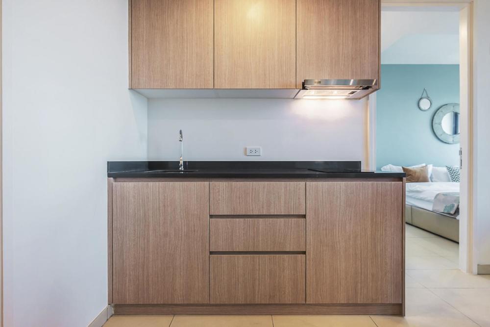 Unixx By The Sea Apartment Pattaya Room photo