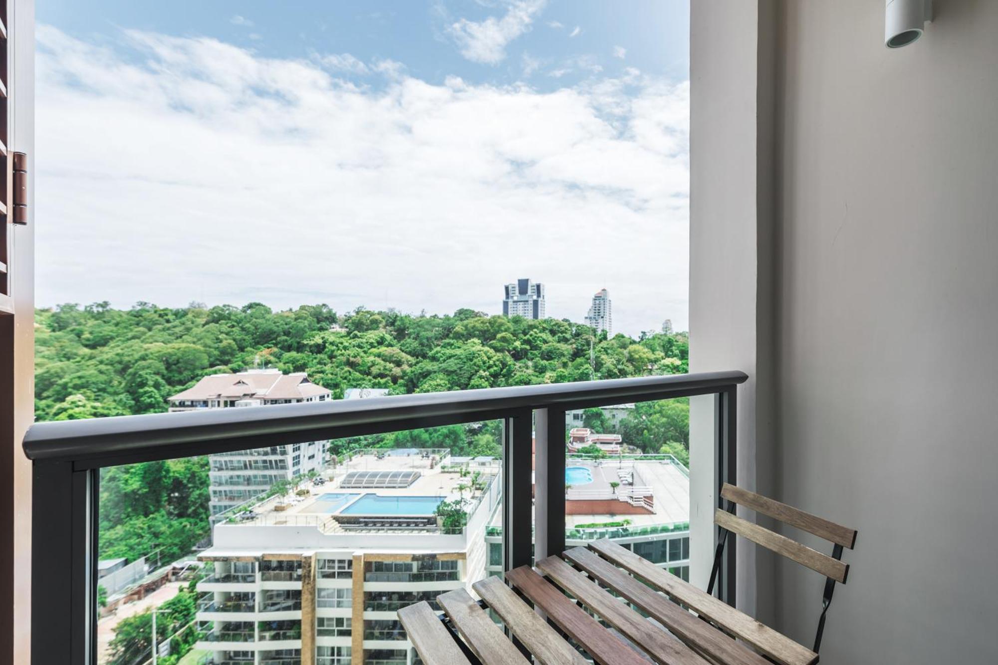 Unixx By The Sea Apartment Pattaya Room photo
