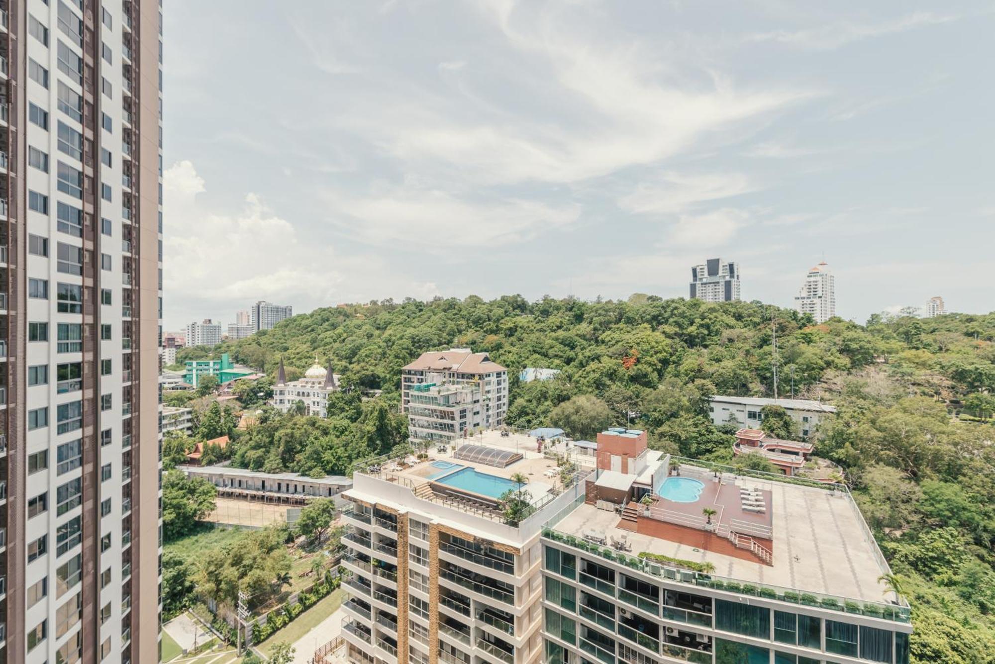 Unixx By The Sea Apartment Pattaya Room photo